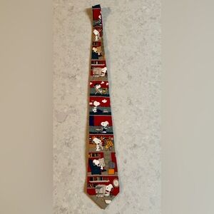 Peanuts Snoopy Theme Tie Silk Made In USA Excellent Condition. Peanuts Official